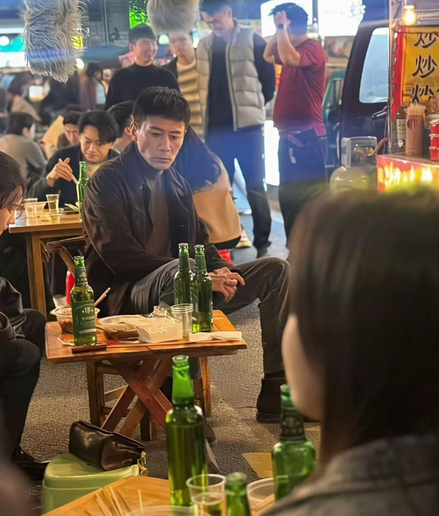 人上了年纪真不能太瘦刘烨这可就瘦得太难看了说句公道话，刘烨这种瘦，不是疏于管理