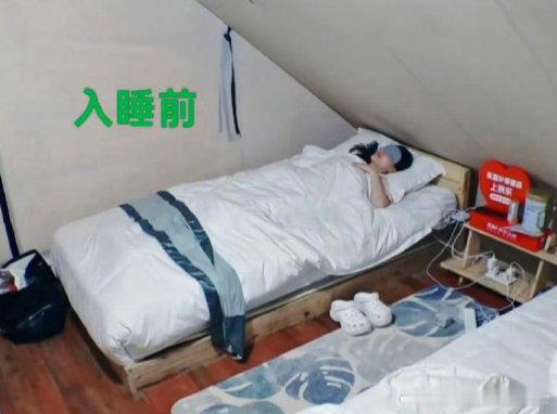 知道女明星为什么没有大小脸的烦恼了李沁的睡姿李沁保持平躺睡姿，原来这是女明星没