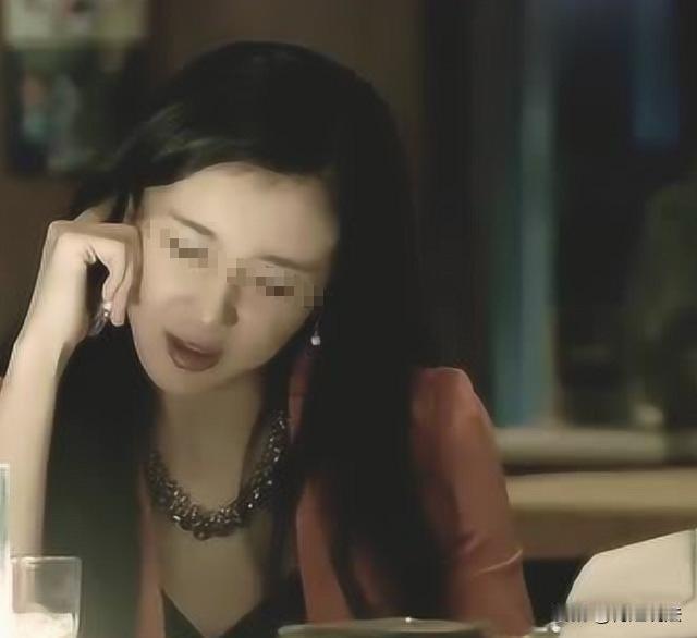 广西南宁，陈女士因手头紧，从3张信用卡套现了16万应急，还不上钱时，看到有人宣传