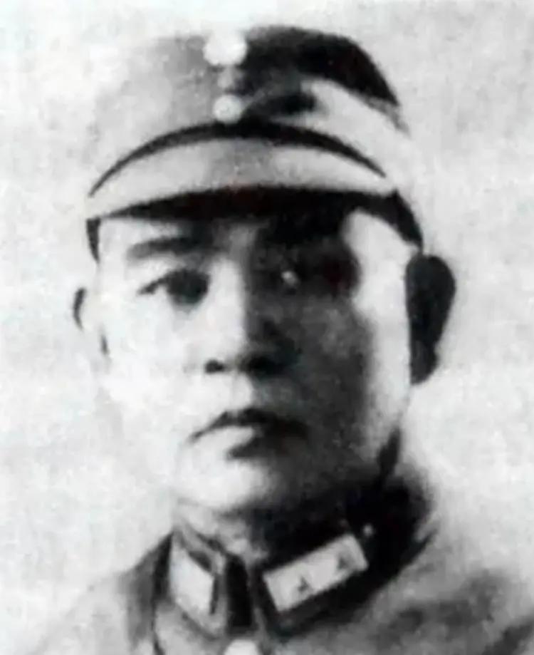 俞作柏(1887~1959)，字健候，别号柏坚、一则，广西北流人，陆军中将，桂军