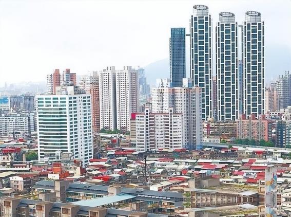 台湾时评人黄征辉曾经呼吁：若大陆满足“两个条件”，台湾应尽快与大陆统一。第一个条