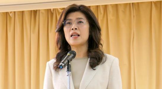 同胞们！请记住这个女人，她在7月31日(731)这天往民族伤疤上“撒了一把盐”！