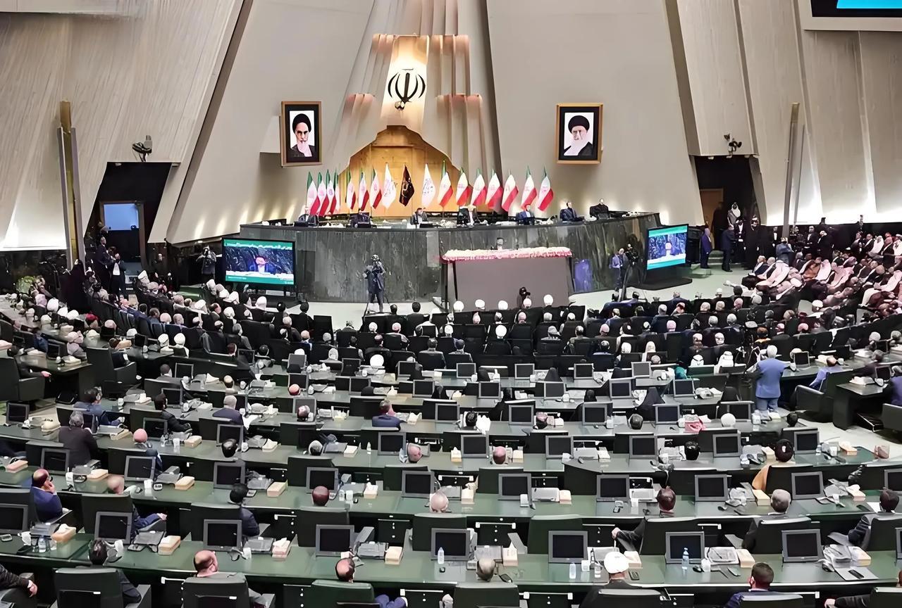 伊朗终于做出了正确决定。据法新社6月25日报道，在持续12天的伊以冲突结束之后
