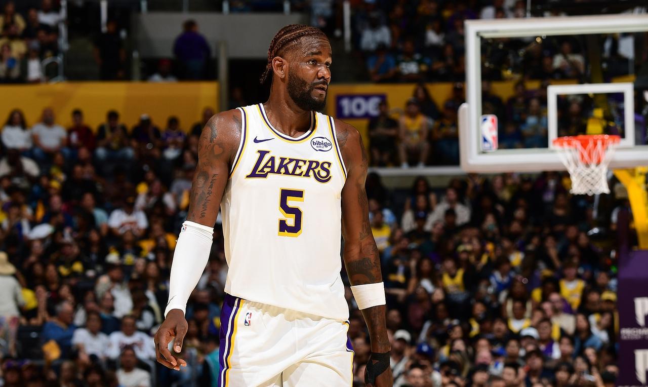 艾顿的受伤给湖人敲响了警钟！美媒报道：湖人需要补强内线深度，艾顿的受伤导致湖人在