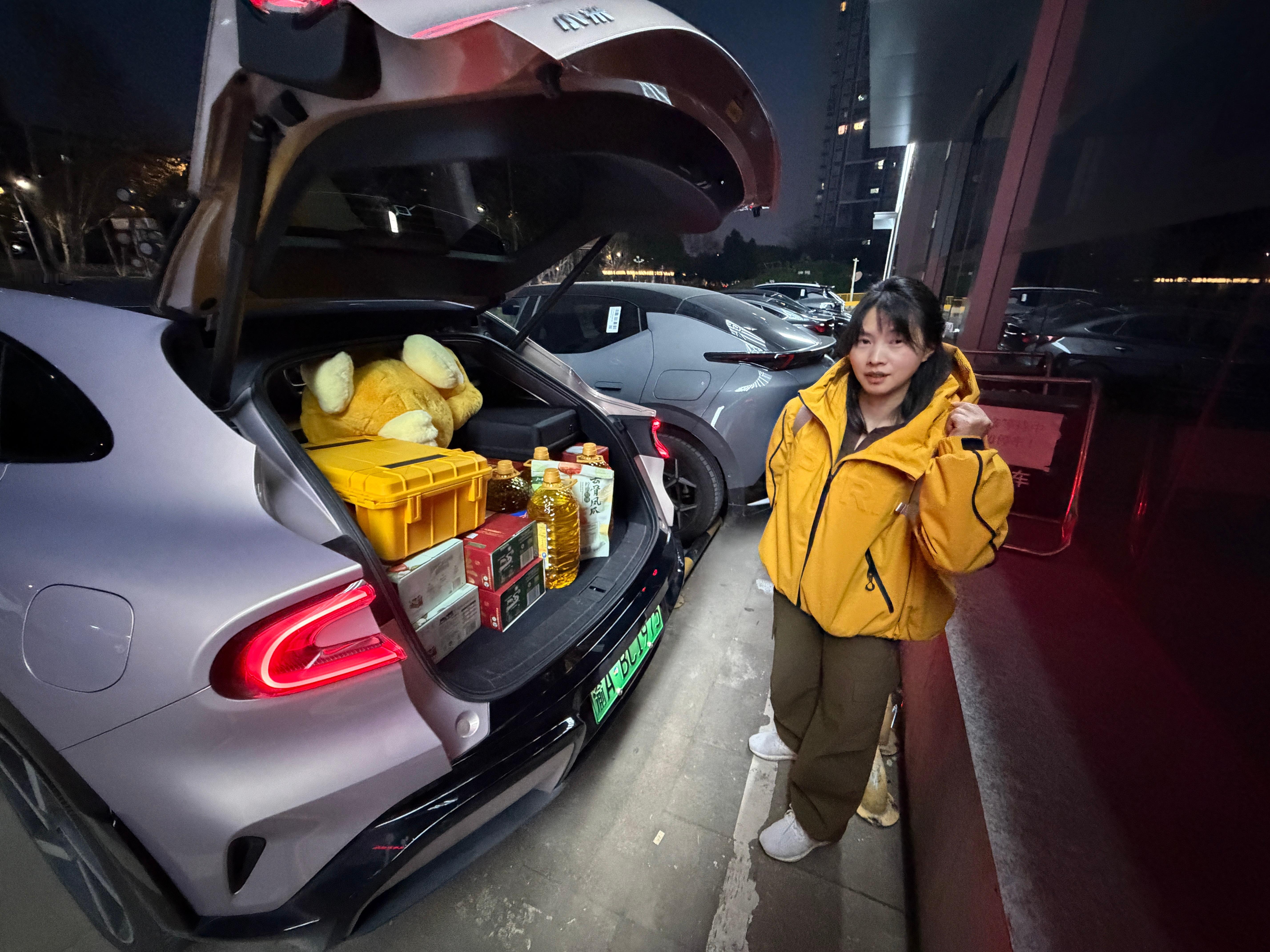 李老师说她的YU7相当能装！真能装！