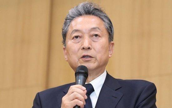 日本前首相鸠山由纪夫表态，他直接写道：持刀闯使馆，推定意图就是杀害中国大使，防卫