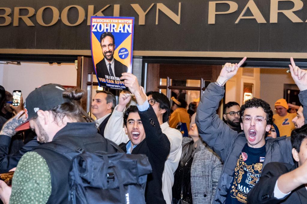 美国民调炸了！近六成民主党选民支持军事政变，还要暗杀特朗普！美国天天吹民主