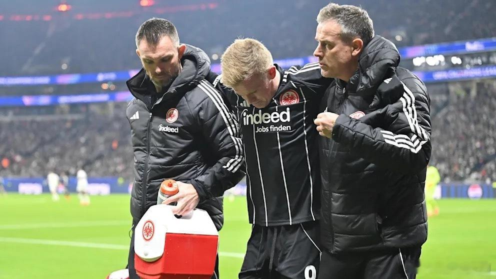 主场面对亚特兰大，法兰克福却在前锋布尔卡特下半时受伤下场后突然崩盘。布尔卡特小腿