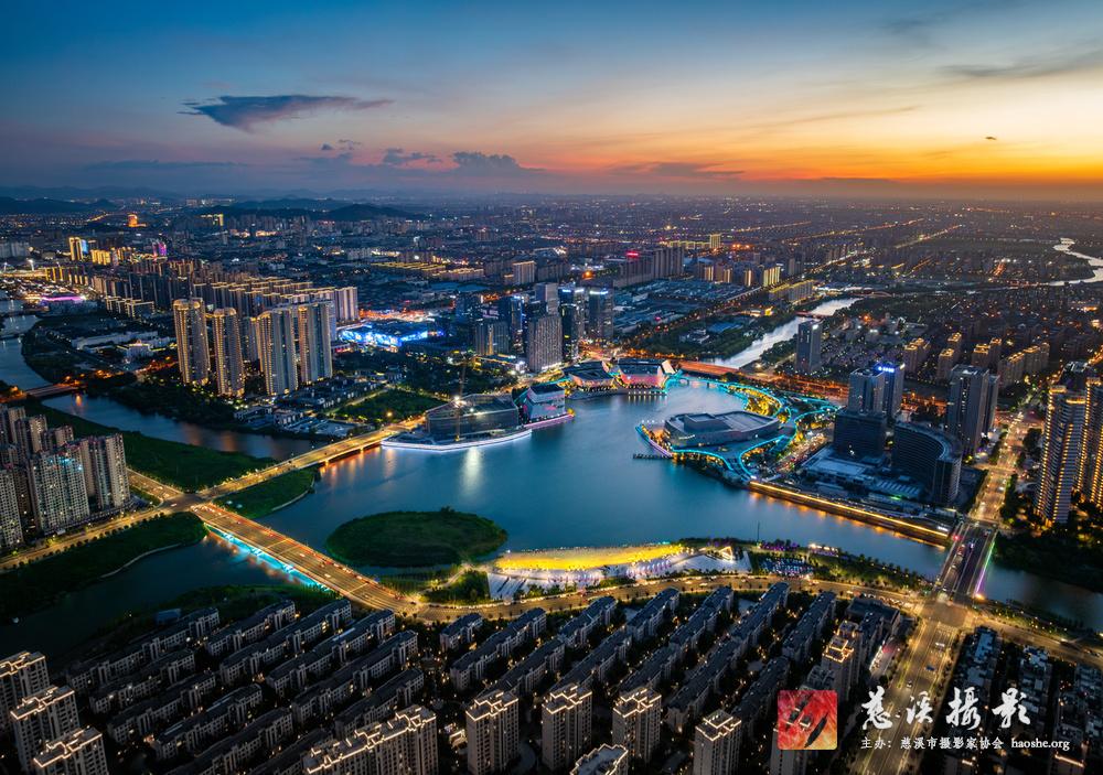 浙江有一个工业强县，一个商贸名城，慈溪与义乌走出了不同的发展道路。2025年
