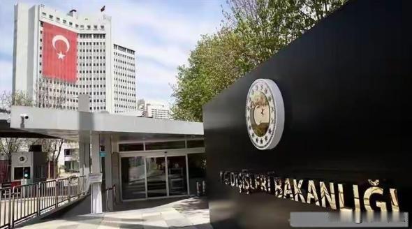 土耳其要动真格了？以前总觉得，中东国家之间的互怼，多半是嘴皮子上的功夫，吵吵