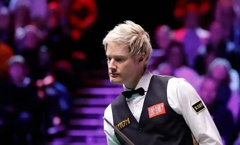 青岛斯诺克巨星邀请赛，尼尔-罗伯逊5-4险胜希金斯刚刚结束的一场青岛斯诺克巨