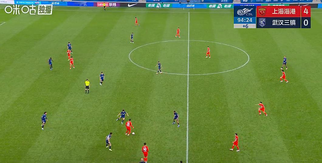 武汉三镇还是交给邓卓翔来带吧.....这么踢要保级了