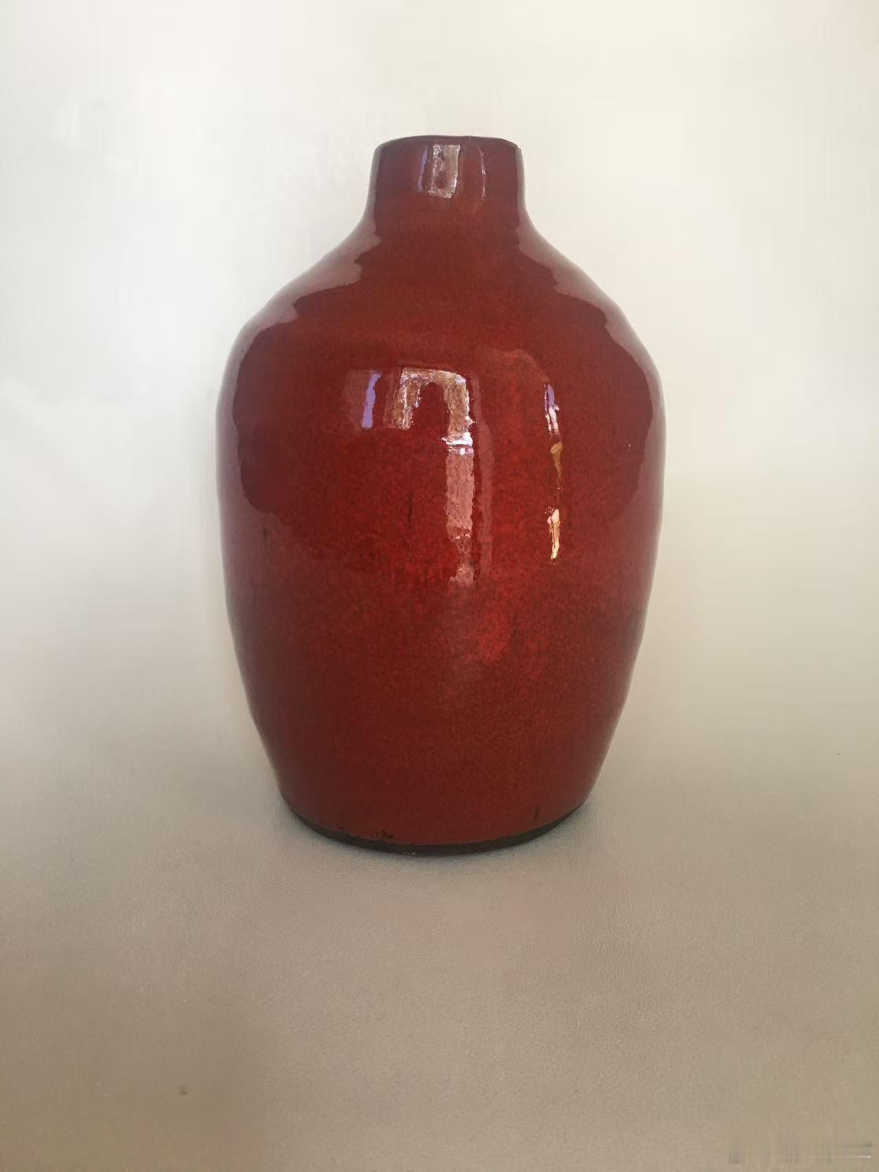 每周鉴赏收藏精品之北宋钧窑红釉梅瓶北宋钧窑整器铜红釉瓷器，是非常