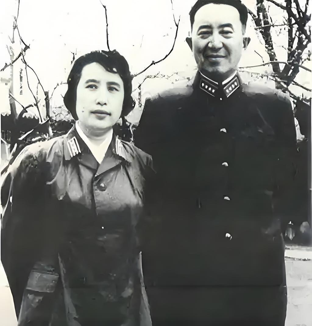 开国大将的传奇夫人，102岁高龄去世，育有8个子女，皆是栋梁在新中国开国将