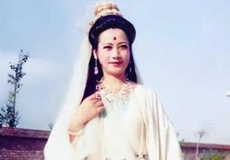 1982年，杨洁让左大玢出演观音，谁料，李成儒唱起了反调：绝对不行，观音得由漂亮