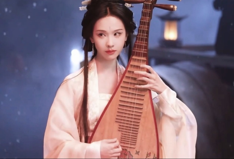 妈呀，陈都灵好像那种手办走进现实，完全真人bjd太精致了