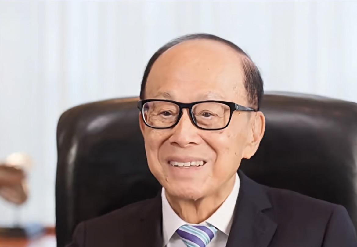 李家的豪宅，不卖！近日，社交媒体上“李嘉诚50亿港元出售香港深水湾道79号豪
