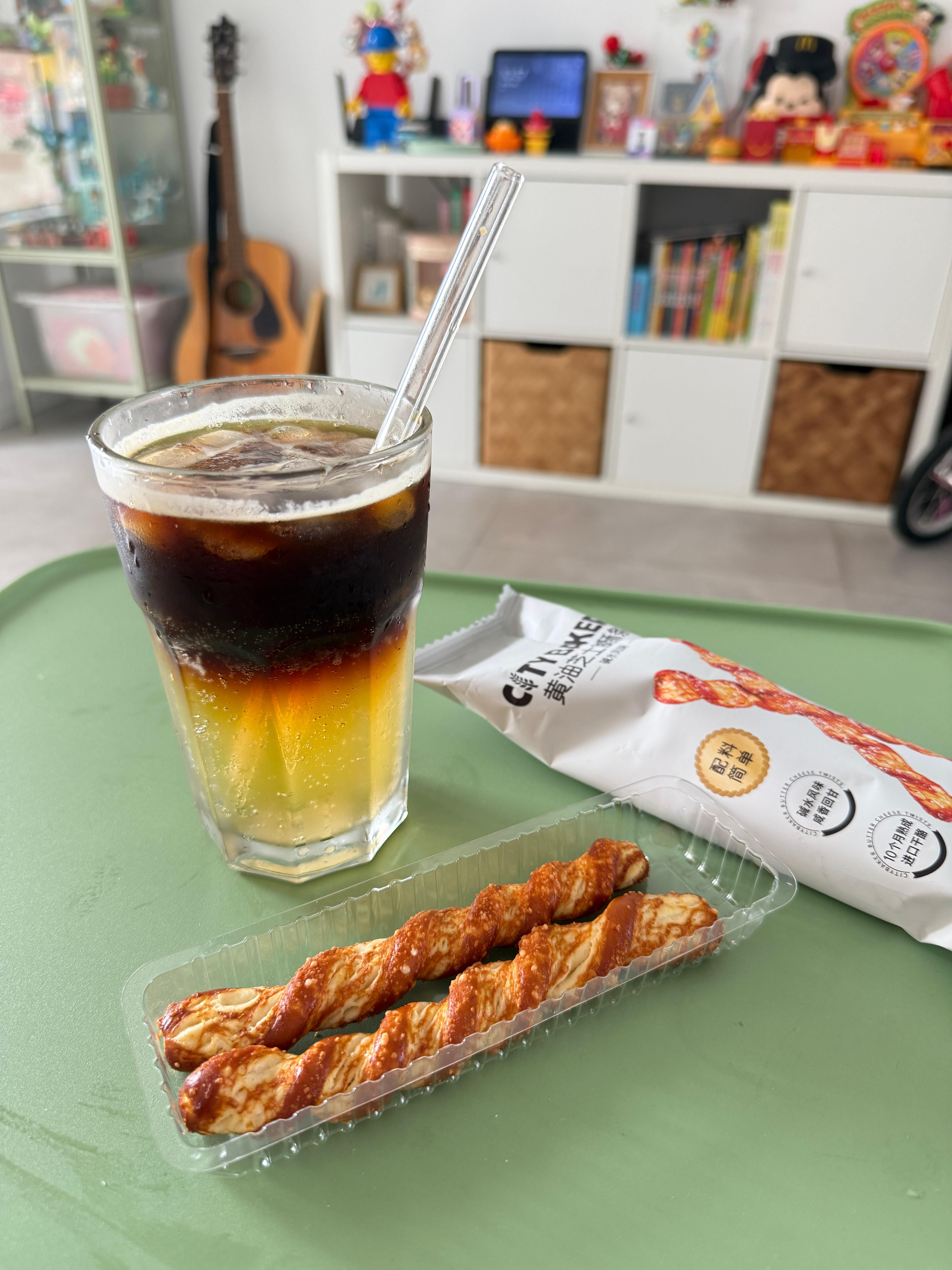 本人的早餐和午餐自制木瓜气泡🫧美式🍹然后酣畅淋漓的进行了收拾全屋的大动作已为
