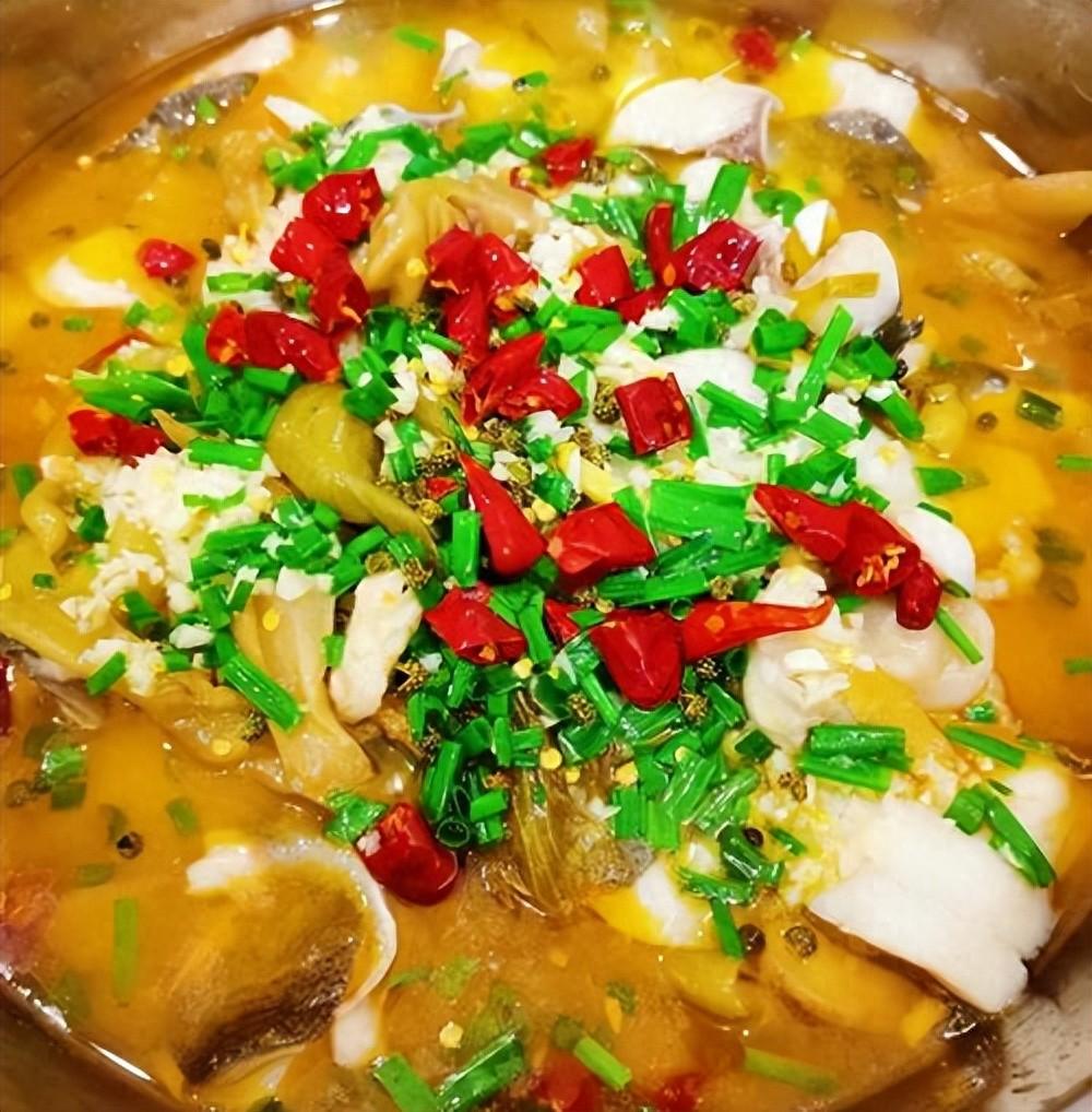 酸菜鱼火不起来，是因为越来越“假”？从排队爆火到关店1.5万家，它的下坡路是