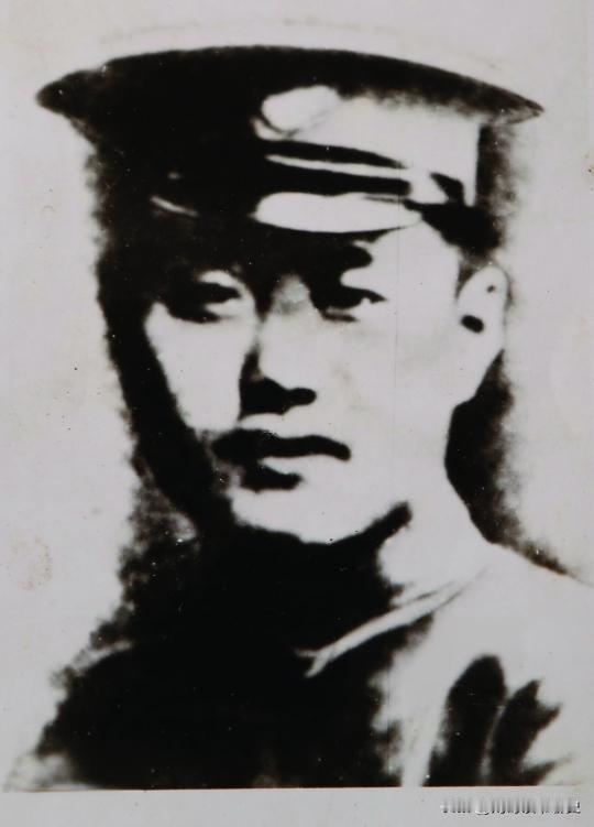 叫了30年叛徒的儿子，1989年才知父亲是烈士许民庆还没记事那年，家里闯进几