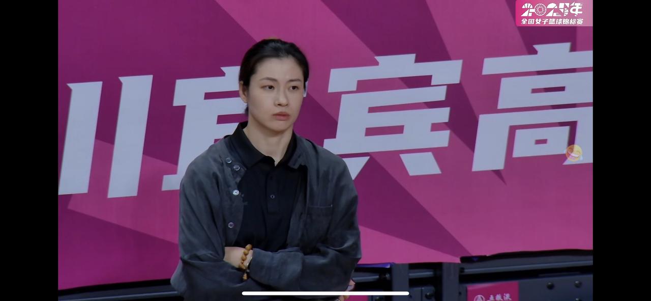 江苏女篮、东莞女篮、厦门女篮都在全力培养自己的主教练！江苏女篮陈晓佳从球员到