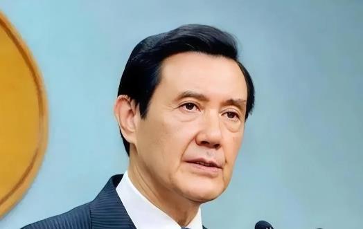 马英九在昨天的集会上挥舞着拳头愤怒的表示很不理解：为什么我在任时两岸关系这么好，