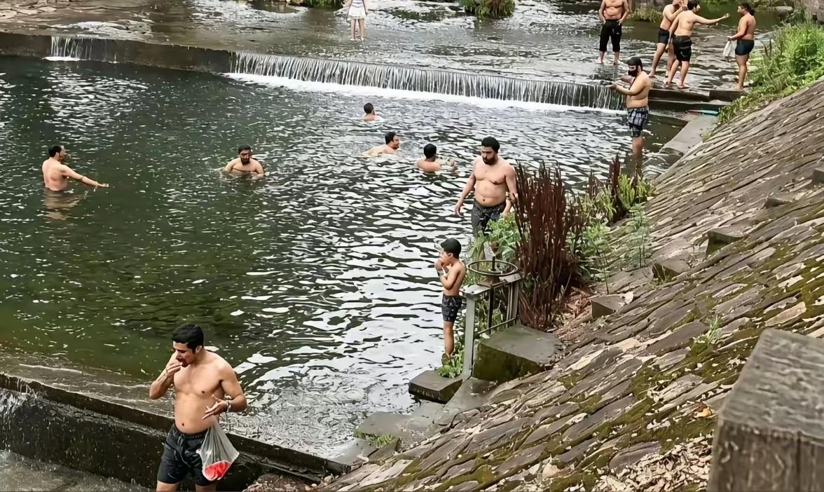 这个网传内容是真的，绍兴柯桥确实有2000-3000印度商人社群，大多做纺织品生