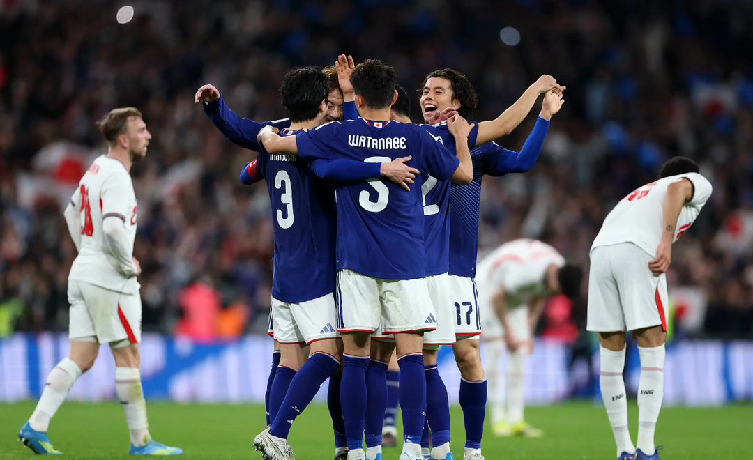 战胜英格兰后，日本已经赢了这些世界杯冠军：2010年友谊赛，首次赢阿根廷2012
