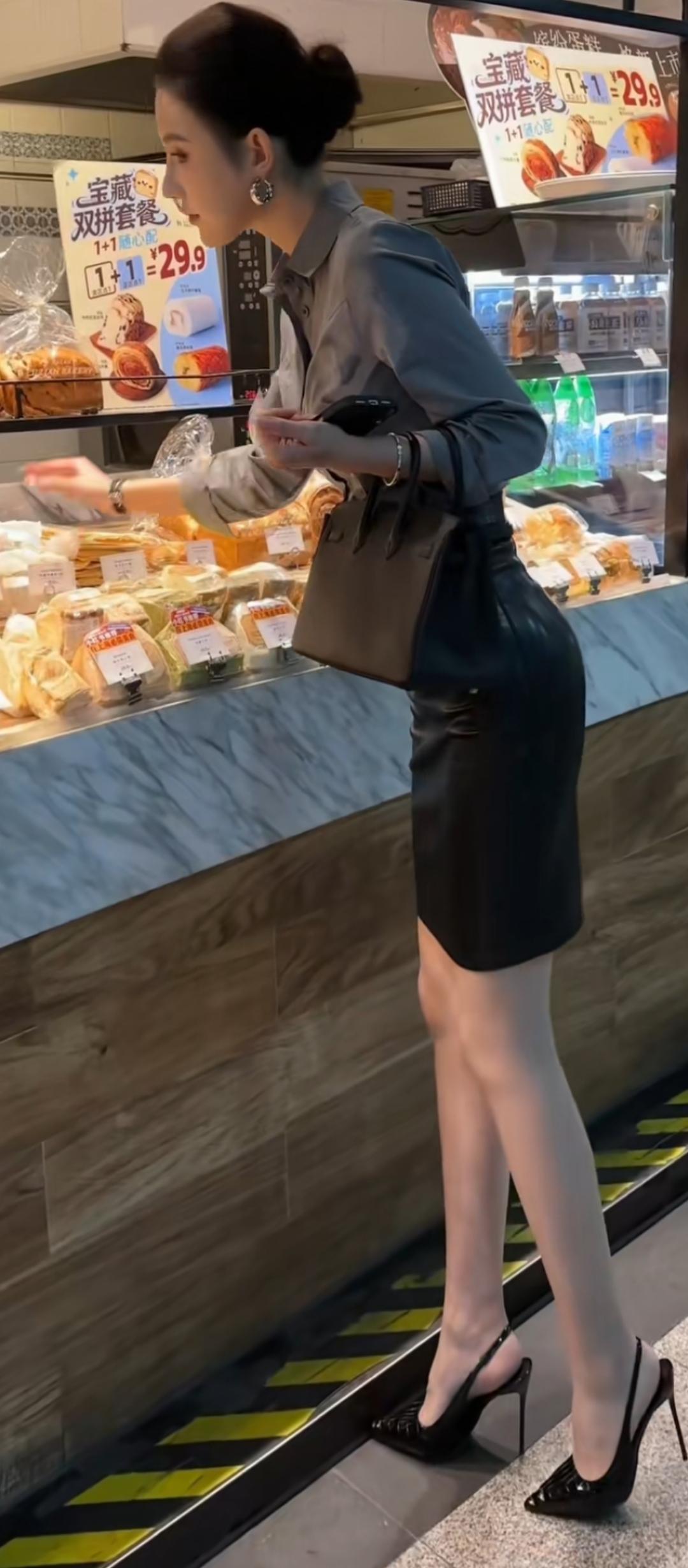 优雅气质穿搭，黑白配的高级感，精致生活每一天。