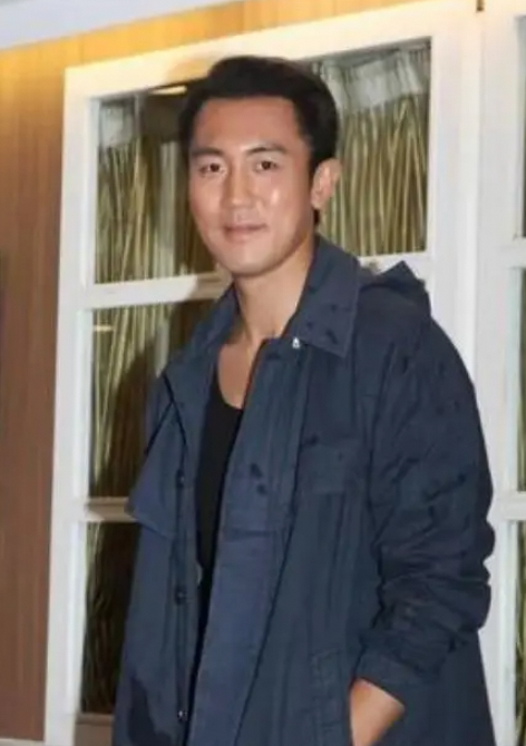 谭俊彦自曝被骗经历，健身护佘诗曼却暴瘦