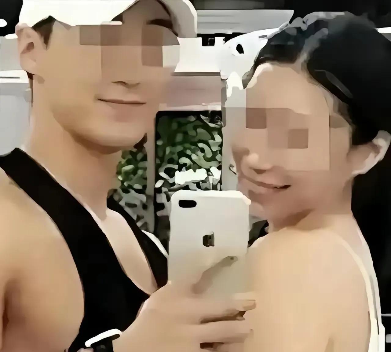 银行行长和健身教练显然不是一个层级，一个有钱有社会地位，一个有健壮高大的身体和讨