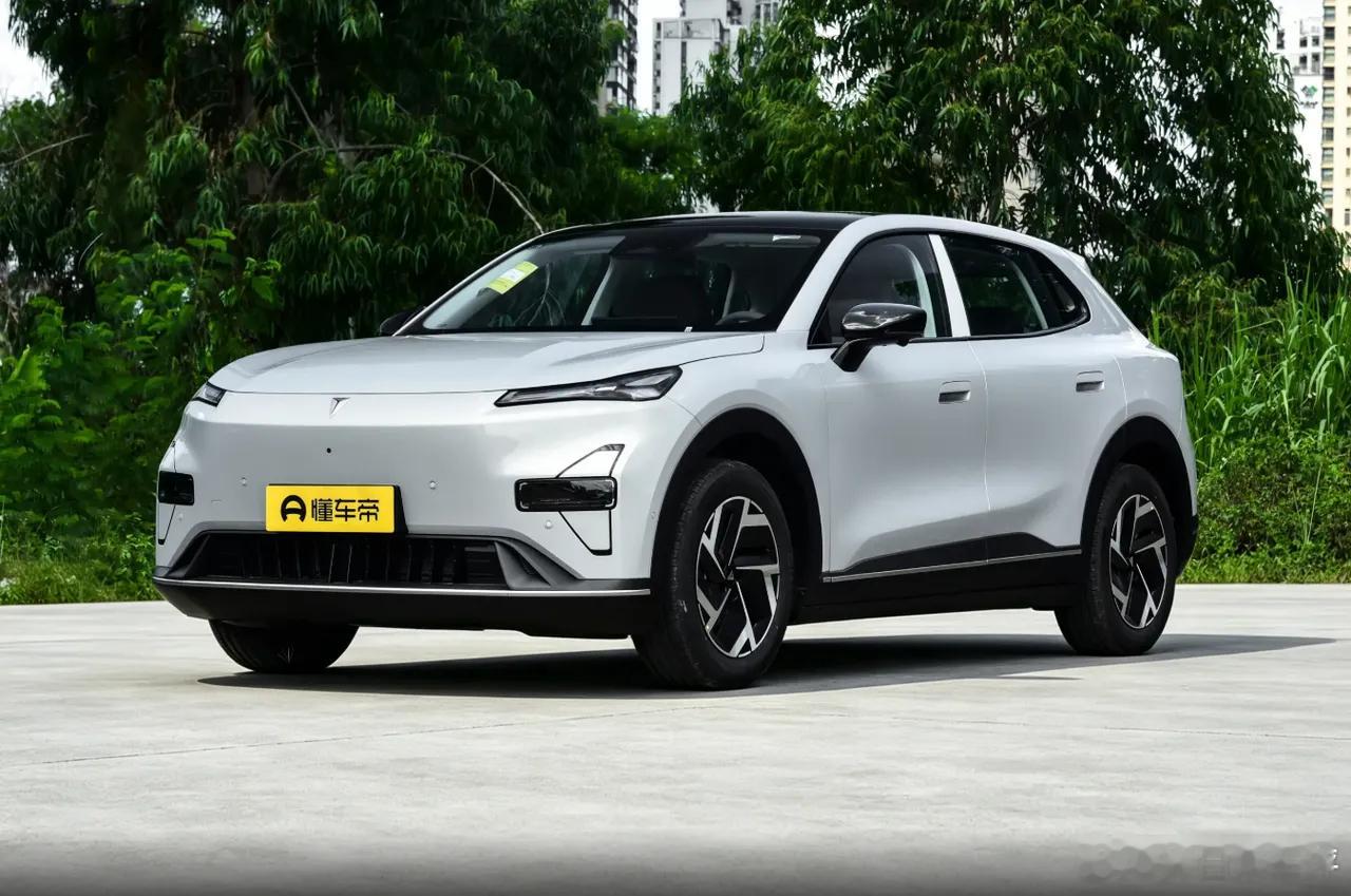 8月长安一口气推出四款重磅新车：深蓝S05、阿维塔07L、长安CS55...