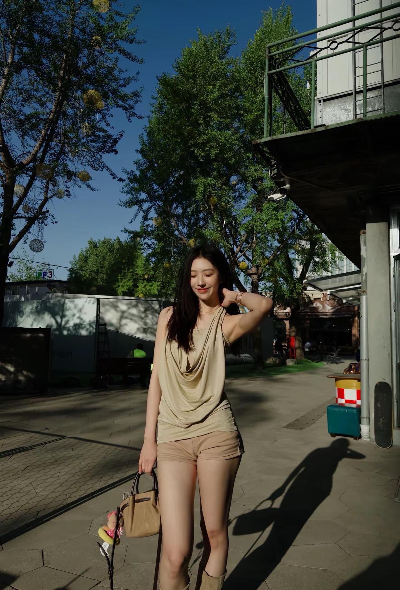 星期天。夏日穿搭北京的春ootd胶片感