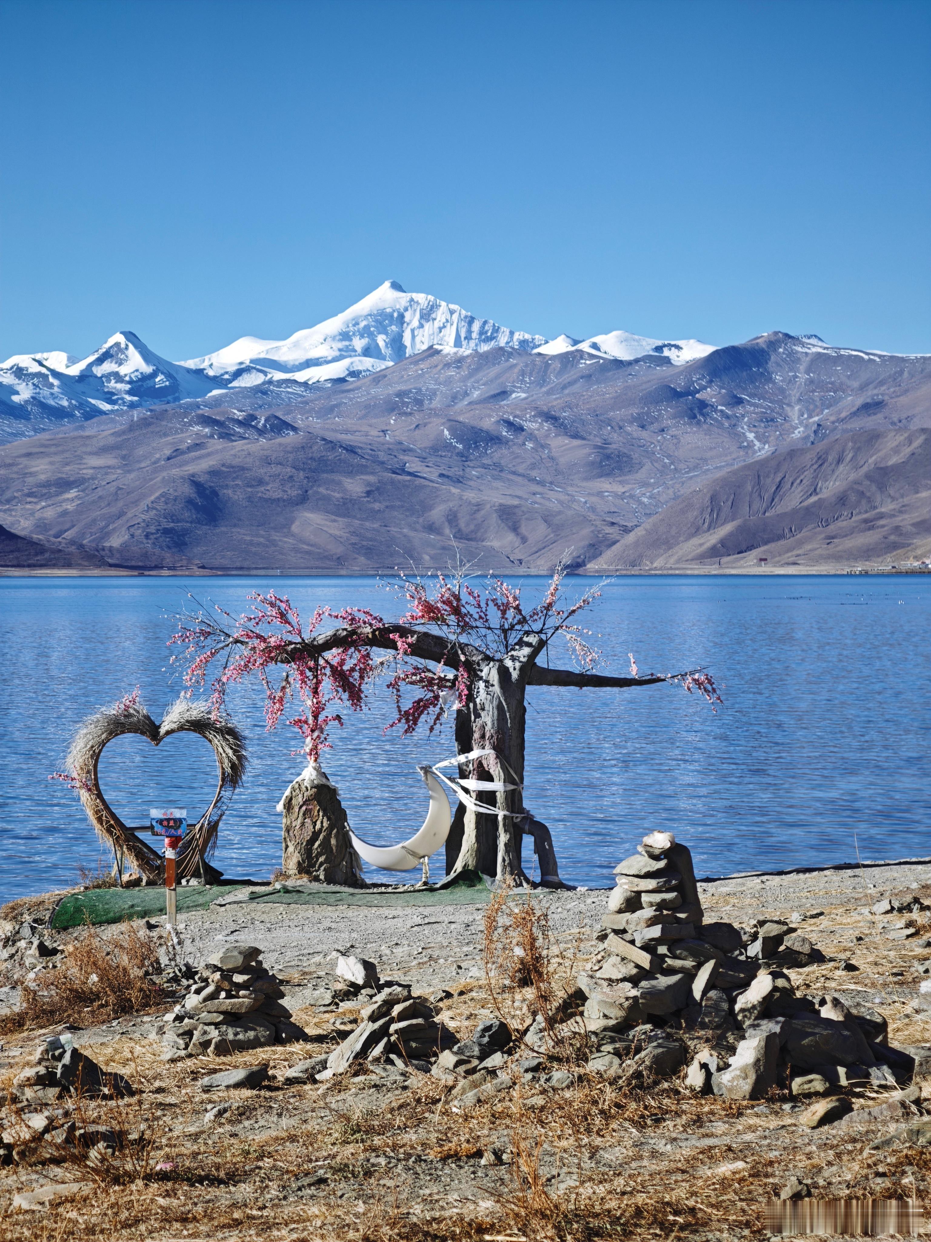 羊卓雍措，纯净之美，只在天上有。