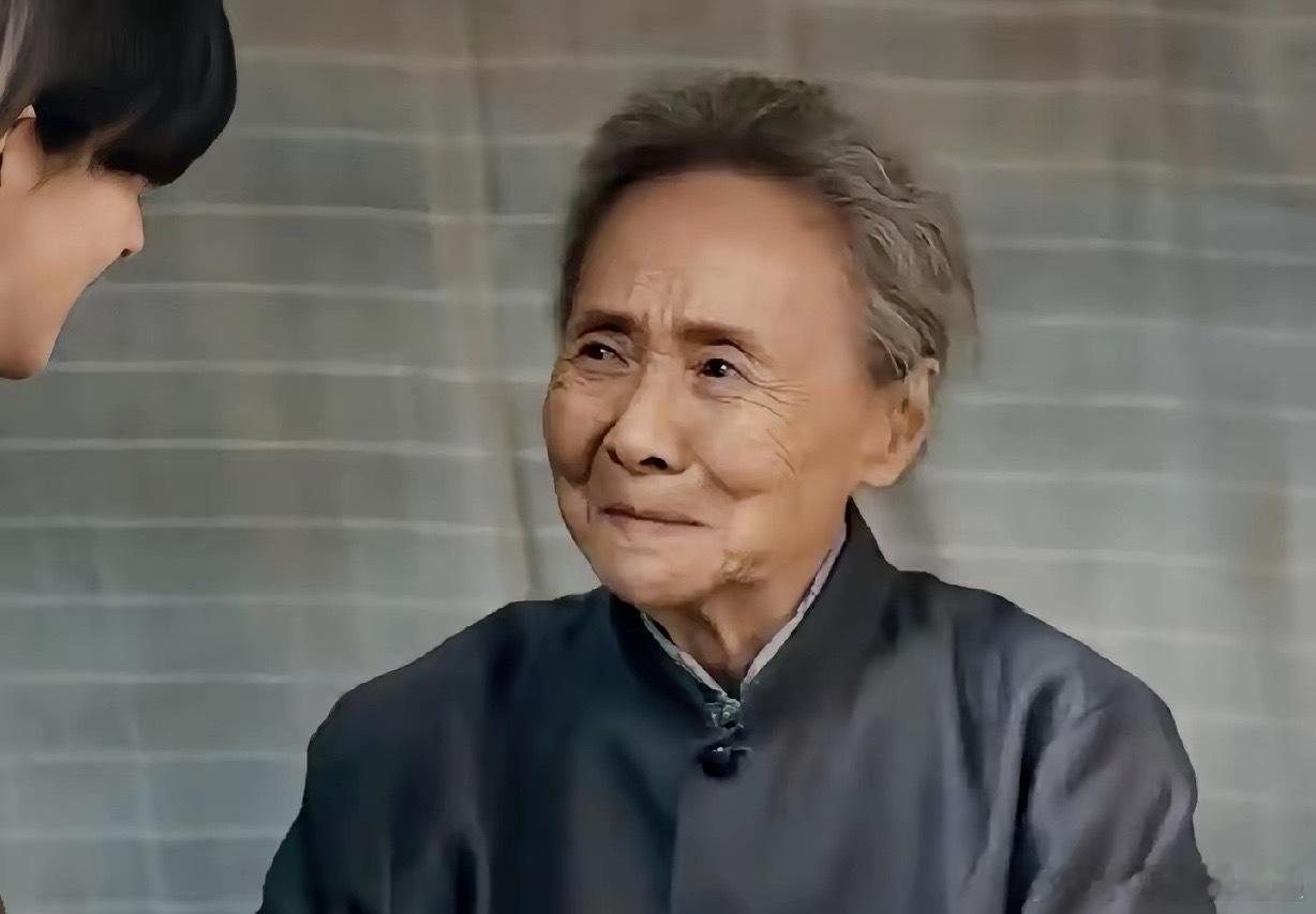 《小城大事》：不愧是老戏骨，一个演的让人心疼，一个演的让人气愤难忍！同样是坐牢，