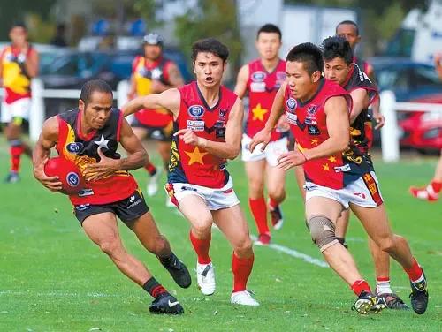 中国足球终于扬眉吐气一回，看以后谁还敢嘲笑中国足球？11月24日，在U17亚洲杯