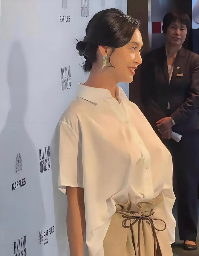 54岁朱茵风韵犹存，永远的紫霞仙子，这状态绝了