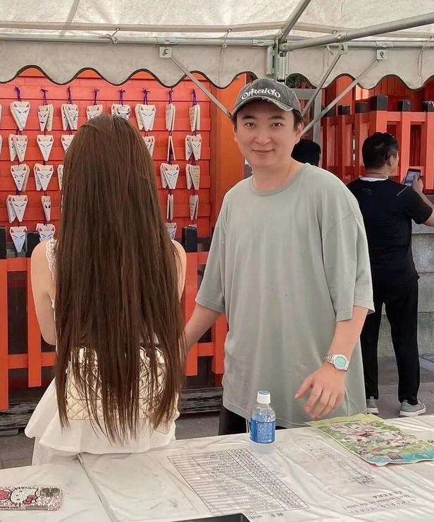 王老爷子可以把心搁放肚子里了，王思聪这个花花公子算是做到头了。不是因为他口袋