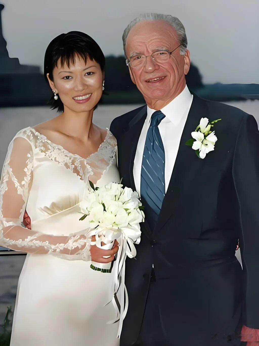 邓文迪，这个人极其不简单。她在经常帮别人（譬如章子怡和vivi，特朗普女儿和女婿