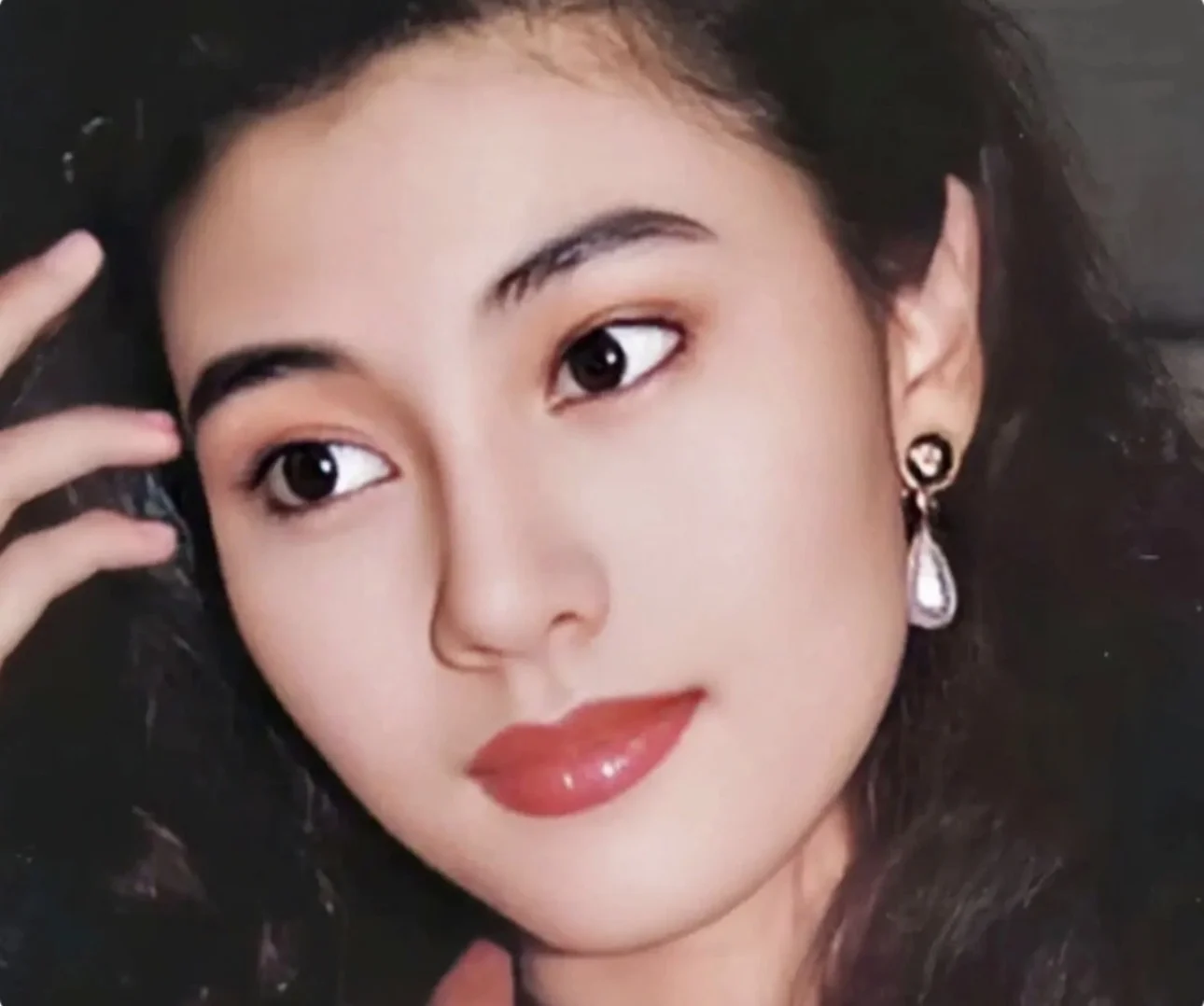 李嘉欣：美貌，也是一个时代的传奇