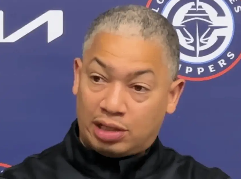NBA常规赛，快船108-129不敌爵士。赛后快船主帅泰伦-卢接受了记者采访，