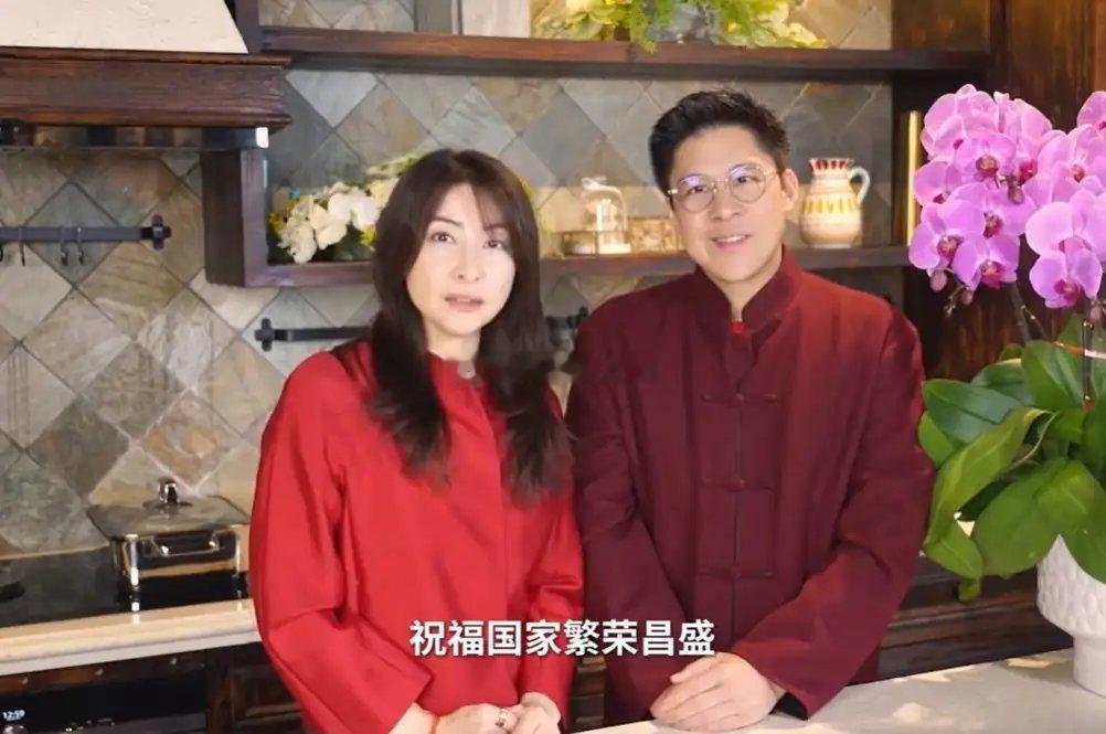 郭晶晶夫妇喜庆同框，1.5亿别墅内景曝光，笑死了网友喊霍启刚擦瓷砖！！！