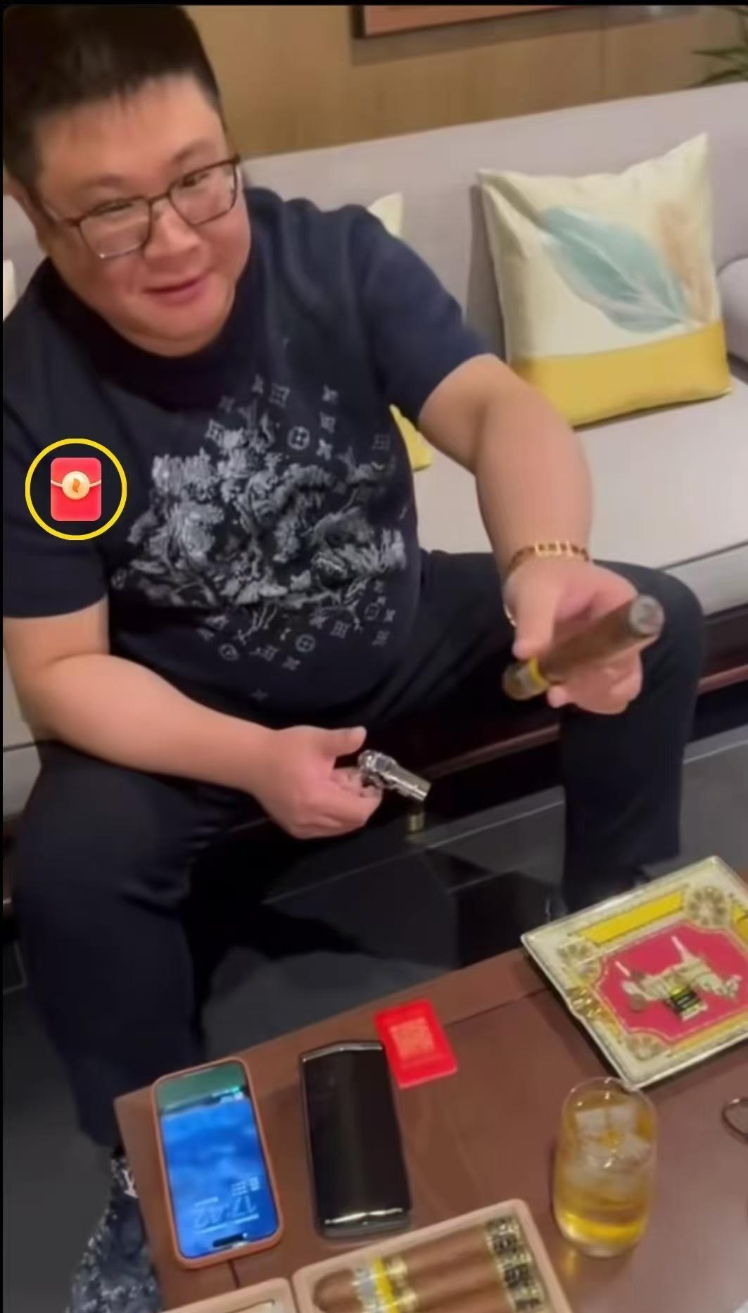 你可能不知道，网络上藏着一种“神豪”，他们撒钱如撒豆子，动辄几十万。以前低调得