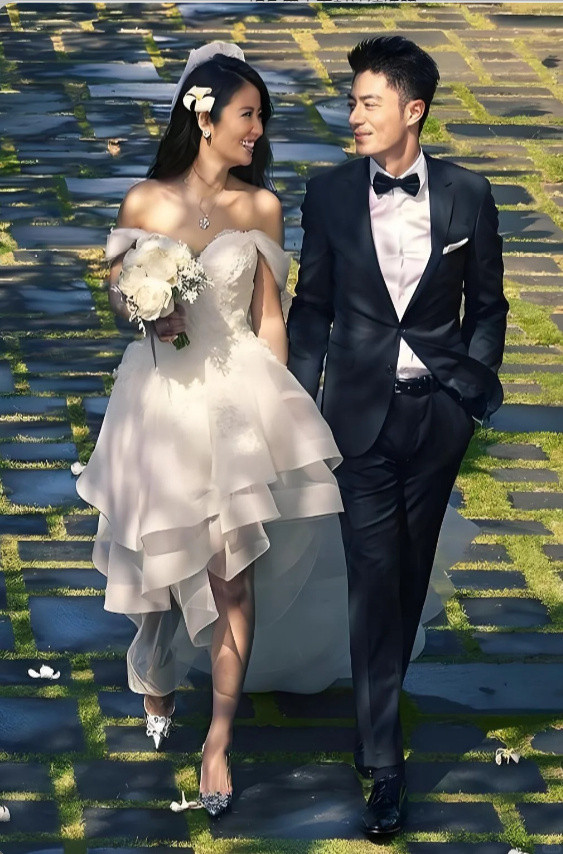 明星婚纱照大PK，哪一对惊艳了你