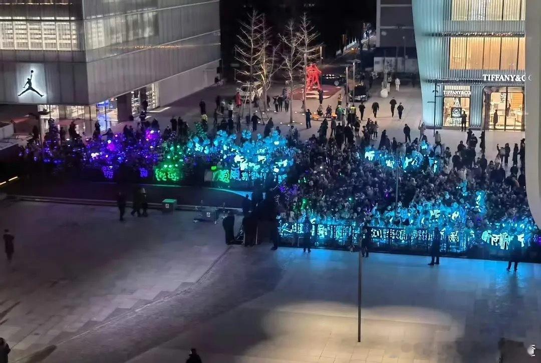 迪奥线下活动灯牌