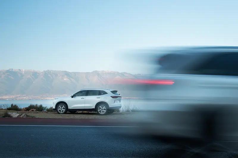 哈弗H6和长安CS75哪个更好，这得看个人需求。价格上，哈弗H6售价在9.99