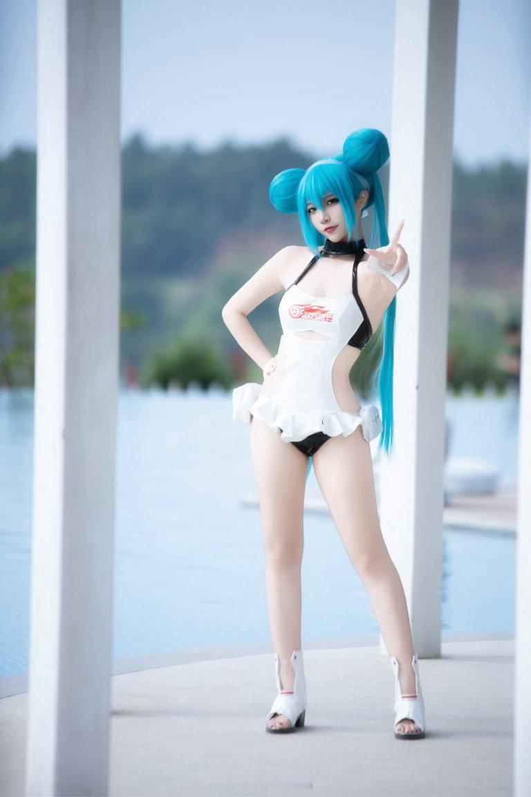 cos正片初音未来二佐Nisa抓个夏天的尾巴📷​​​