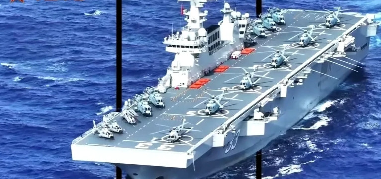 不容易啊，咱们075安徽舰上的海军型直-20，终于舍得给我们看了我数了下，俺
