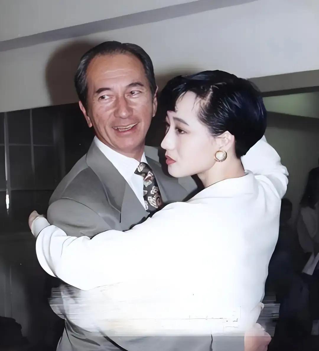 当年利智要是真进了赌王家的门，今天会怎样？想想赌王家族四房十七个子女的复杂局面，