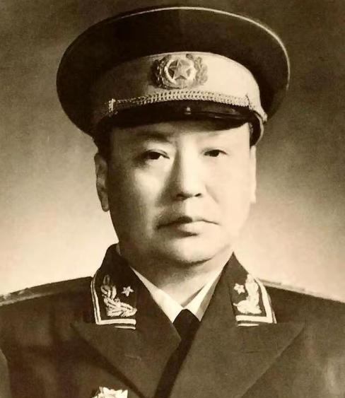 🌞给大家介绍一个冷门人物：曾经的内蒙古王乌兰夫，他只是上将，但是地位似乎比